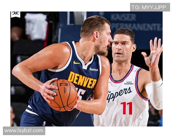 勇士与快船激战正酣24日直播精彩对决不容错过