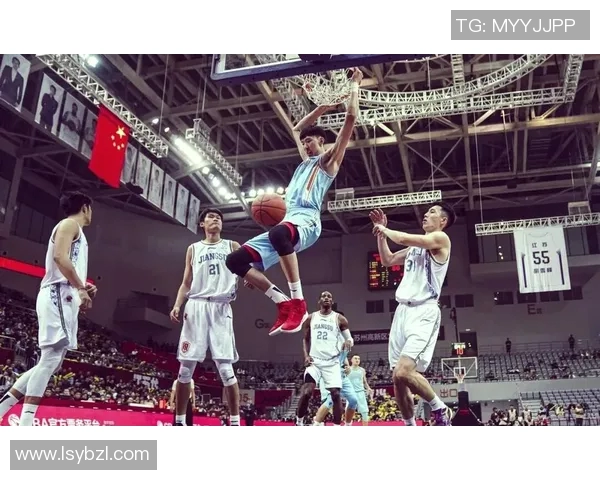 篮球明星长臂的秘密揭秘如何在比赛中利用身高优势取得胜利